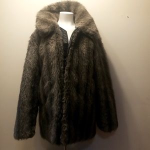Elegant Faux Fur Teddy Jacket in Deep Brown
